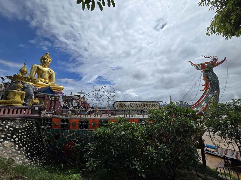 พระพุทธนวล้านตื้อ