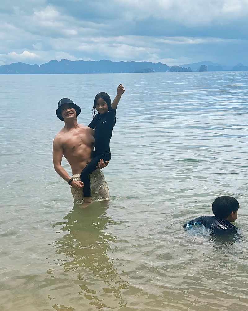 หมอโอ๊ค โอปอล์ ยกครอบครัวเที่ยวเกาะ