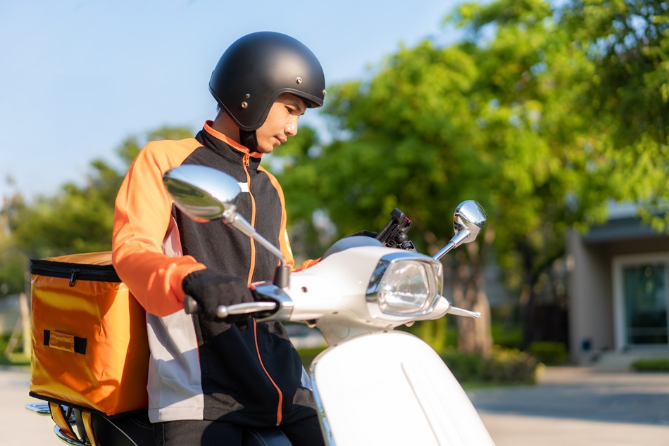 มอเตอร์ไซค์ส่งของ