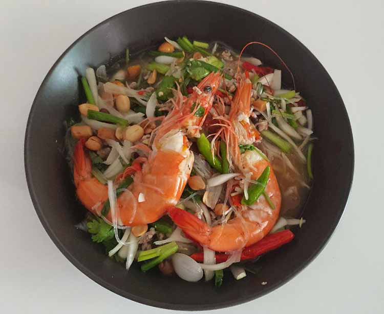 ยำวุ้นเส้นหมูสับ กุ้งสด เมนูอาหารจานเดียว