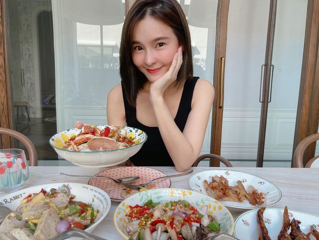 ออม สุชาร์