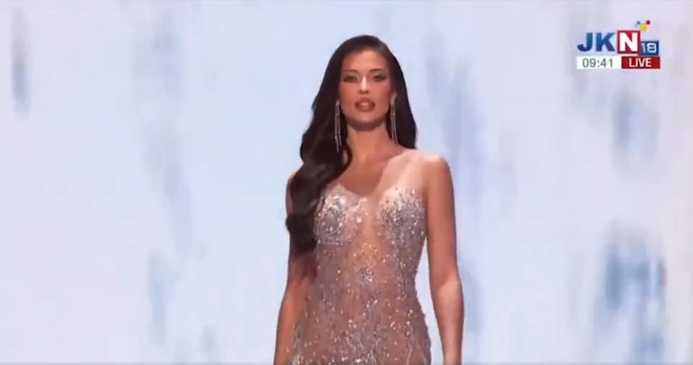 แอนโทเนีย โพซิ้ว