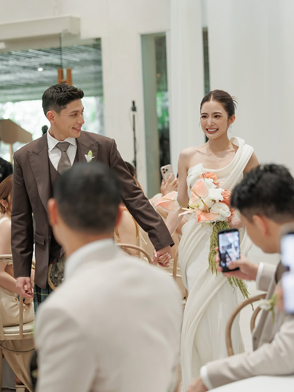 ภาพมายด์ ลภัสลัล  พาย สุนิษฐ์  ในงานหมั้น