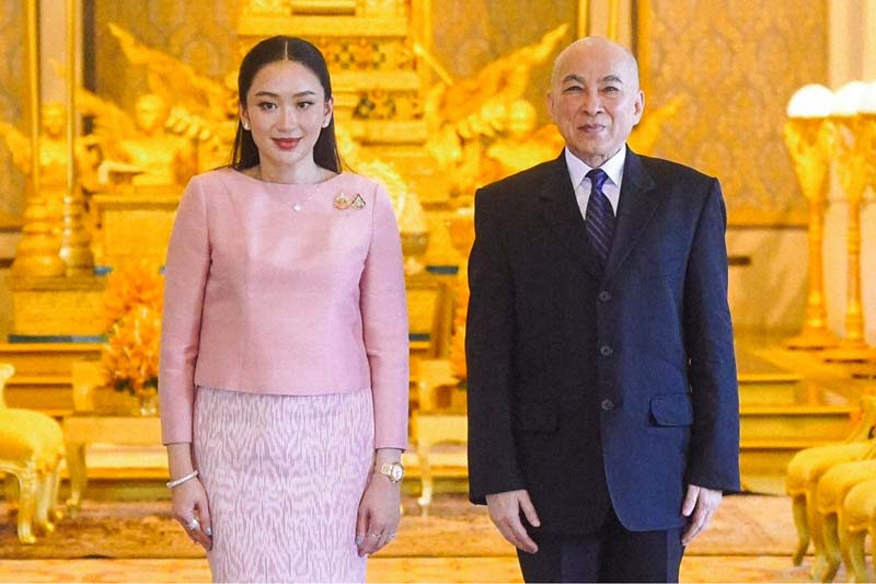 ประวัติ นโรดม สีหมุนี กษัตริย์แห่งกัมพูชา