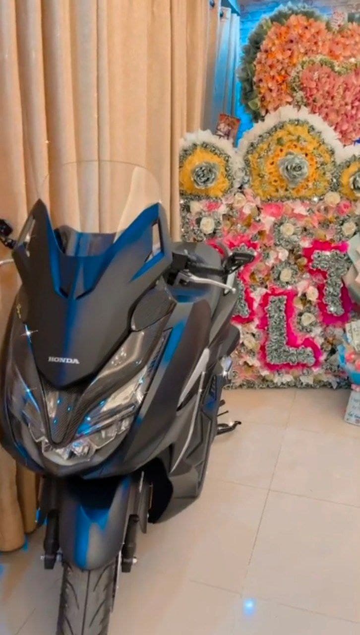 ภรากร เมเนพร้อม นวมอารีย์