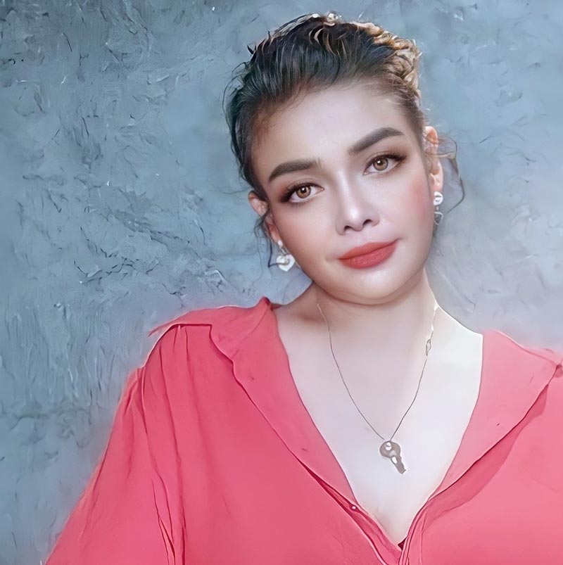 ยุ้ย ญาติเยอะ