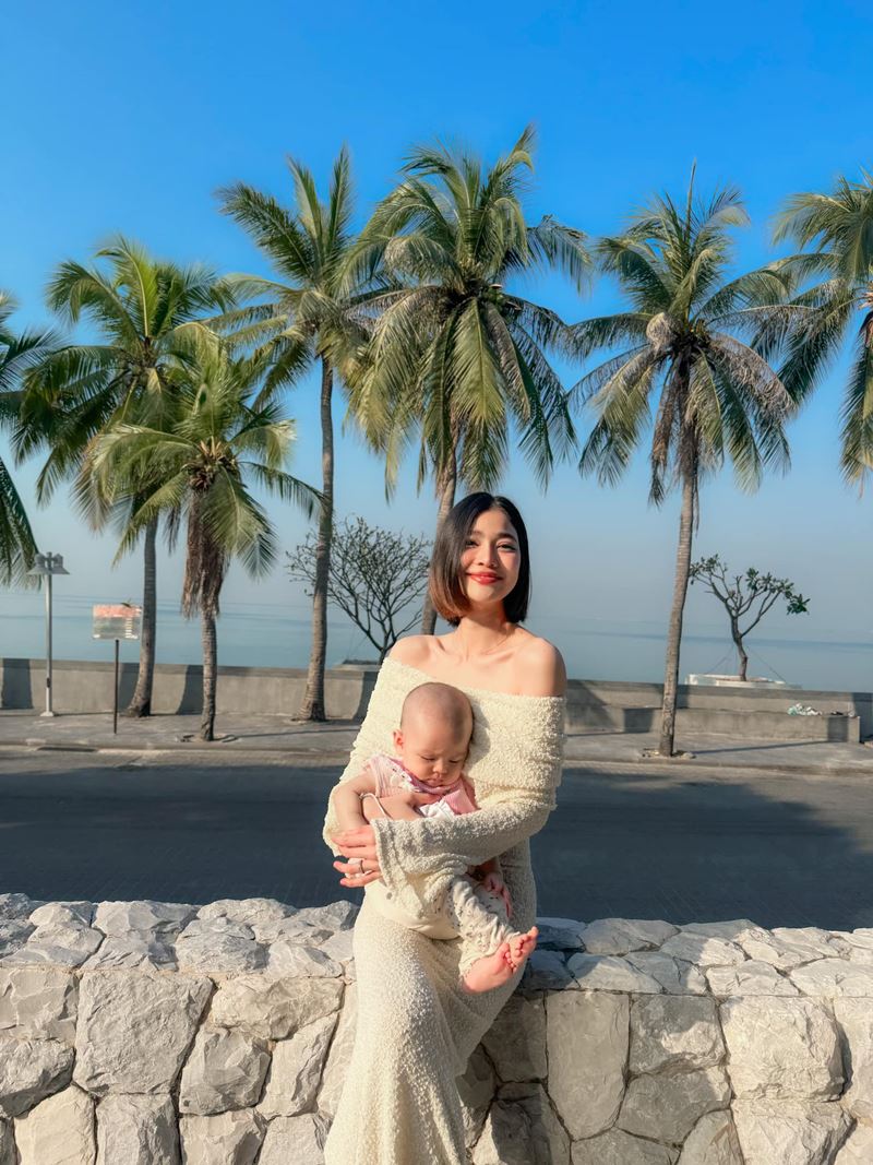 แบม ไพลิน  