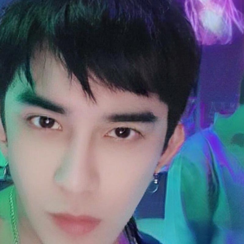 พชร์ อานนท์