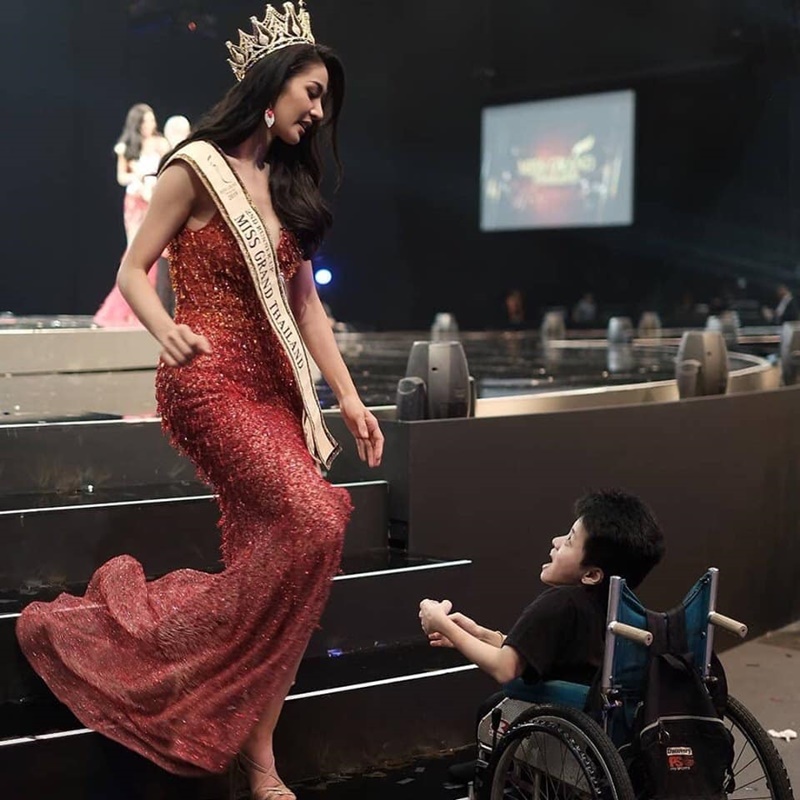 เจน นฤมล