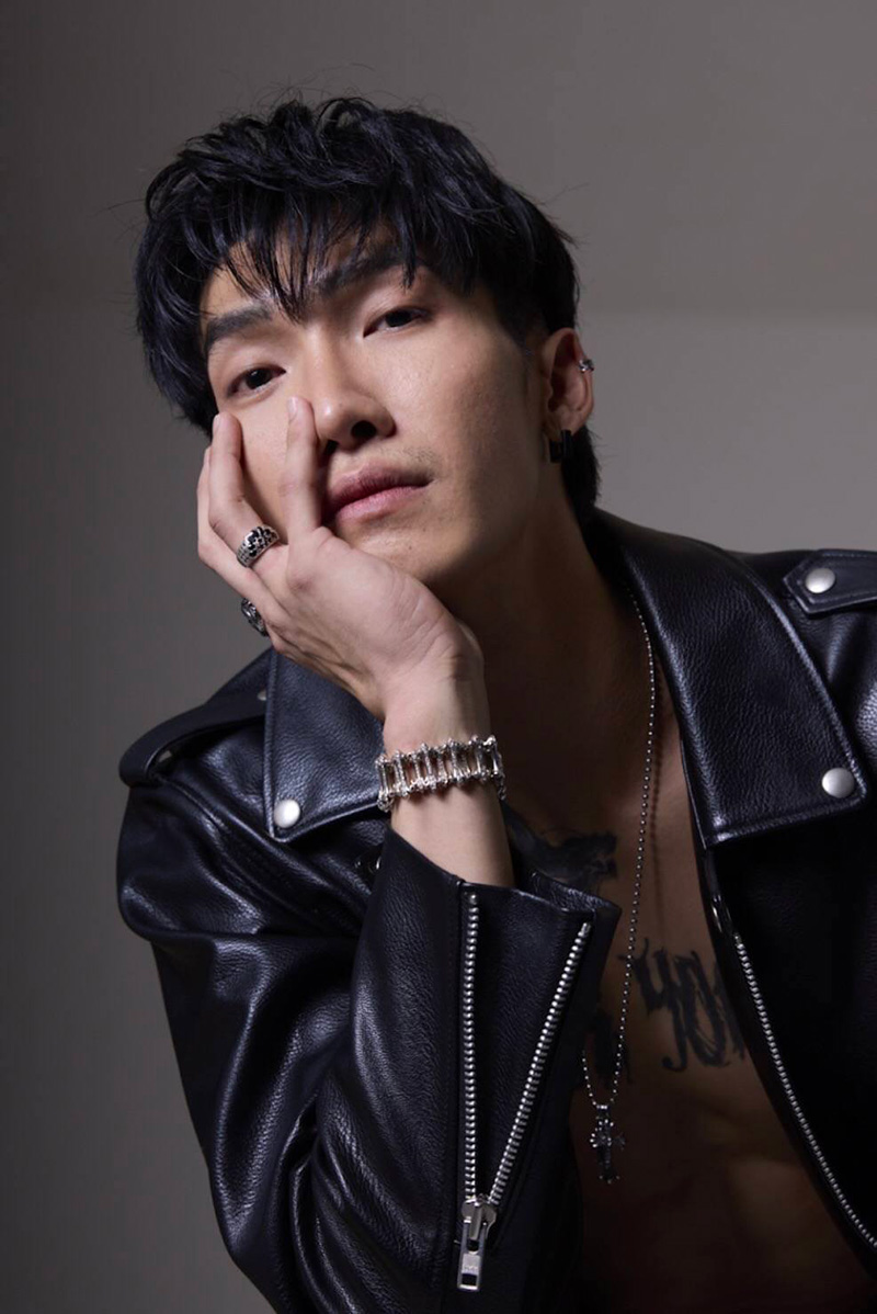  เปิดตัวแดนเซอร์ชายคนใหม่ของ ลำไย ไหทองคำ 