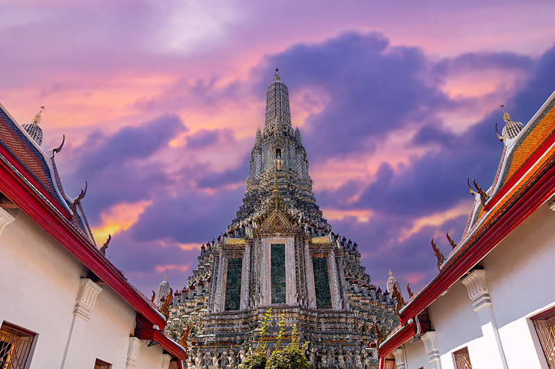 วัดอรุณราชวราราม ริมแม่น้ำเจ้าพระยา