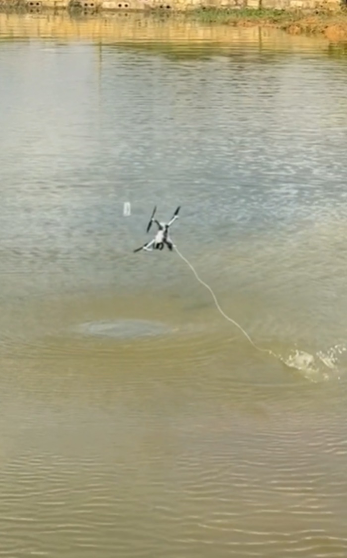 โดรนตกปลา