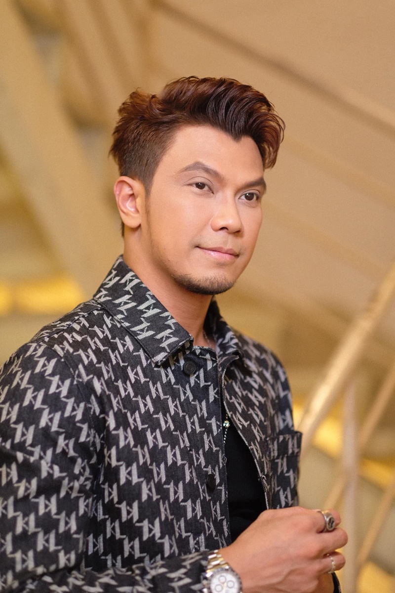 หนุ่ม กะลา