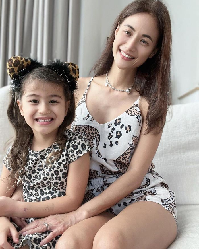 น้ำฝน กุลณัฐ