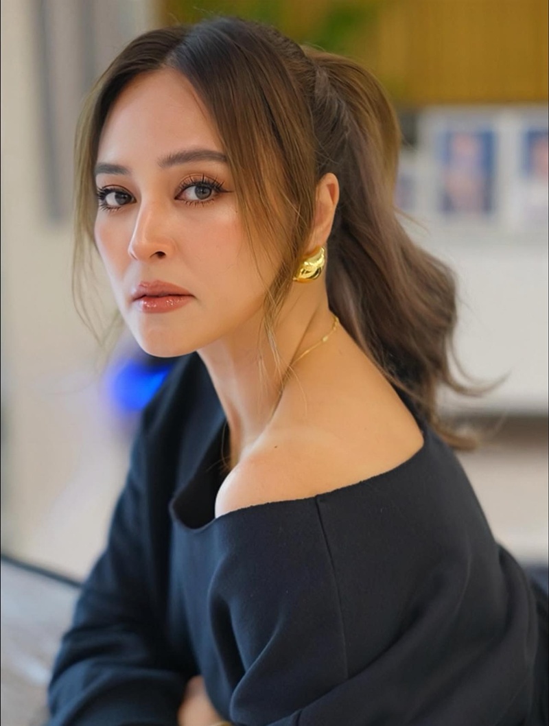 นานา ไรบีนา ขึ้นจอดำ เวย์ - เดย์ ไทยเทเนี่ยม อันฟอลฯ IG กัน