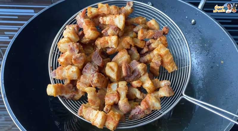 หมูสามชั้นคั่วซีอิ๊ว