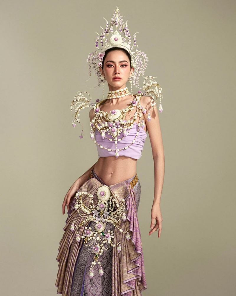 ใหม่ ดาวิกา