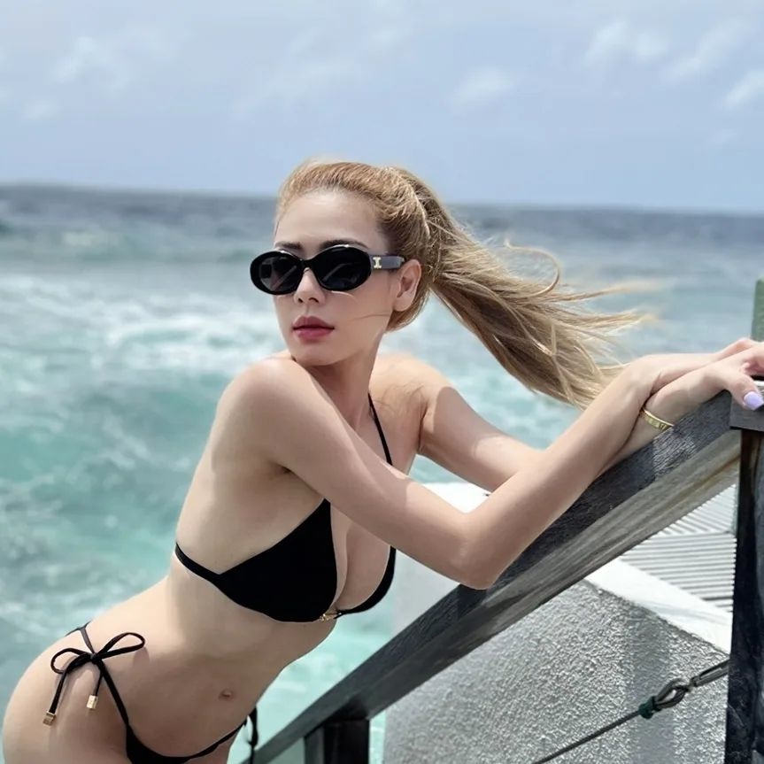 เอ๋ พรทิพย์ 