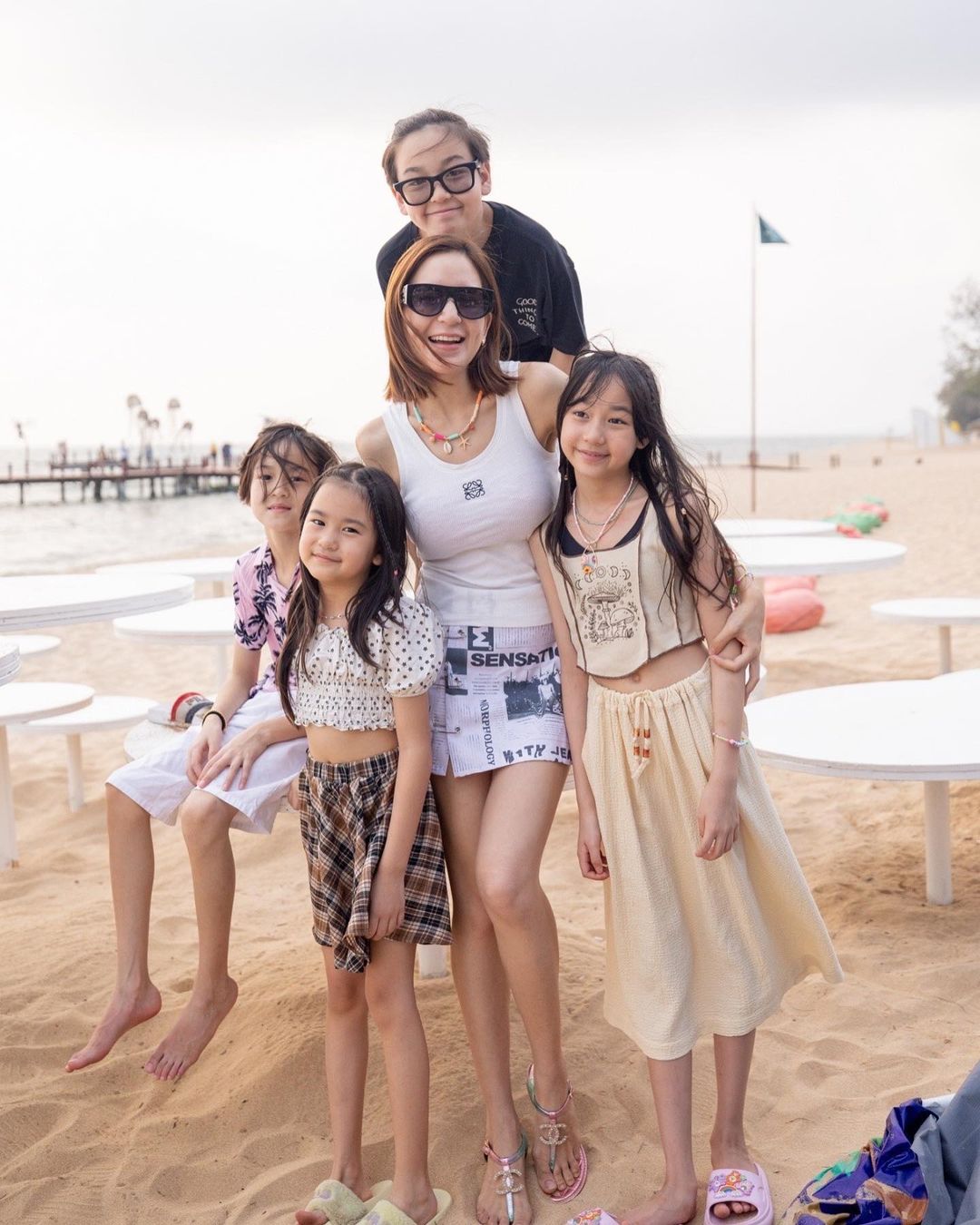 พลอย ชิดจันทร์