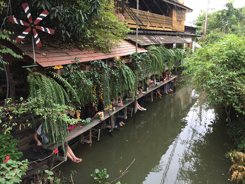 คาเฟ่เกาะเกร็ด ที่เที่ยววันแม่