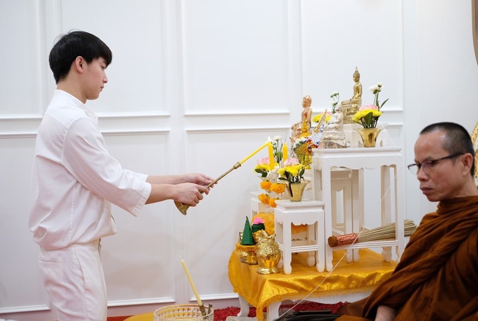แต่งตัวไปวัด