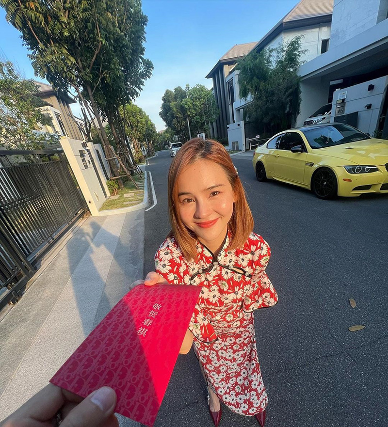 ออม สุชาร์ แอมป์ พิธาน