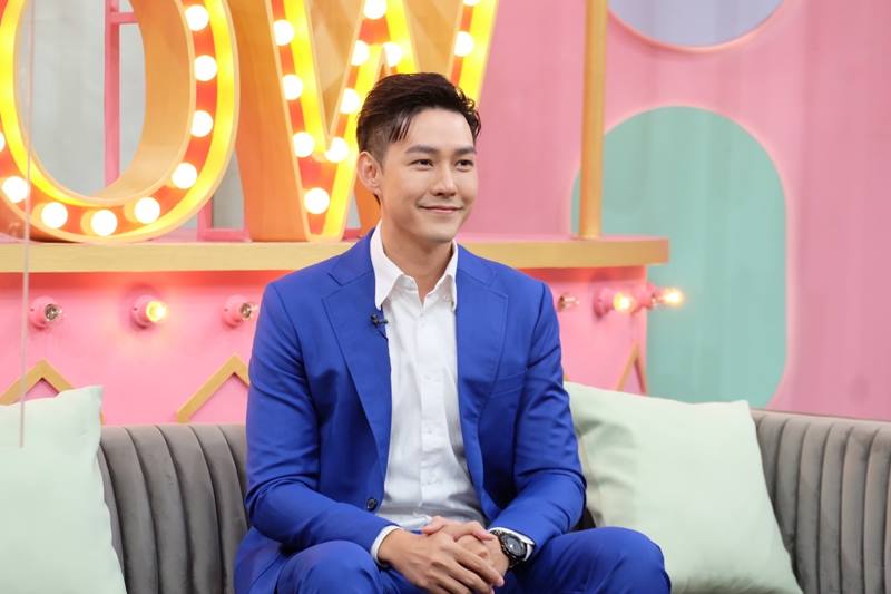 แอมป์ พีรวัศ