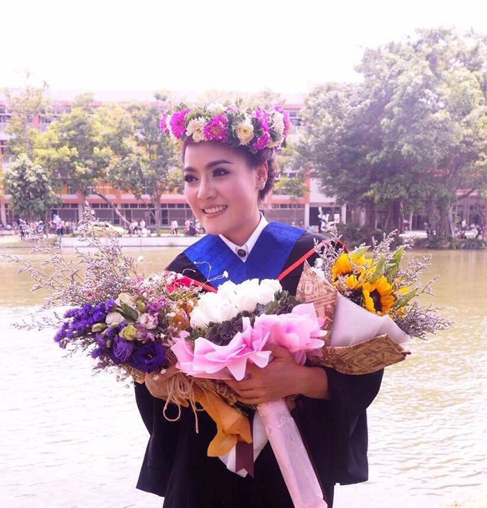 เอม รมิดา เปิดประวัตินักร้องลูกทุ่งสาวสวย หวานใจของ แจ๊ค ธนพล