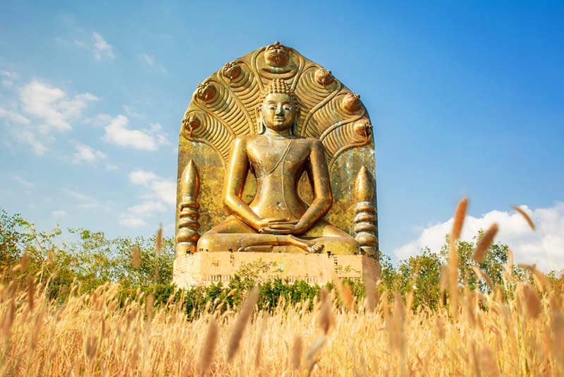 พระพุทธทวารวดีศรีปราจีน สิรินธรโลกนาถ เขาอีโต้ จังหวัดปราจีนบุรี 