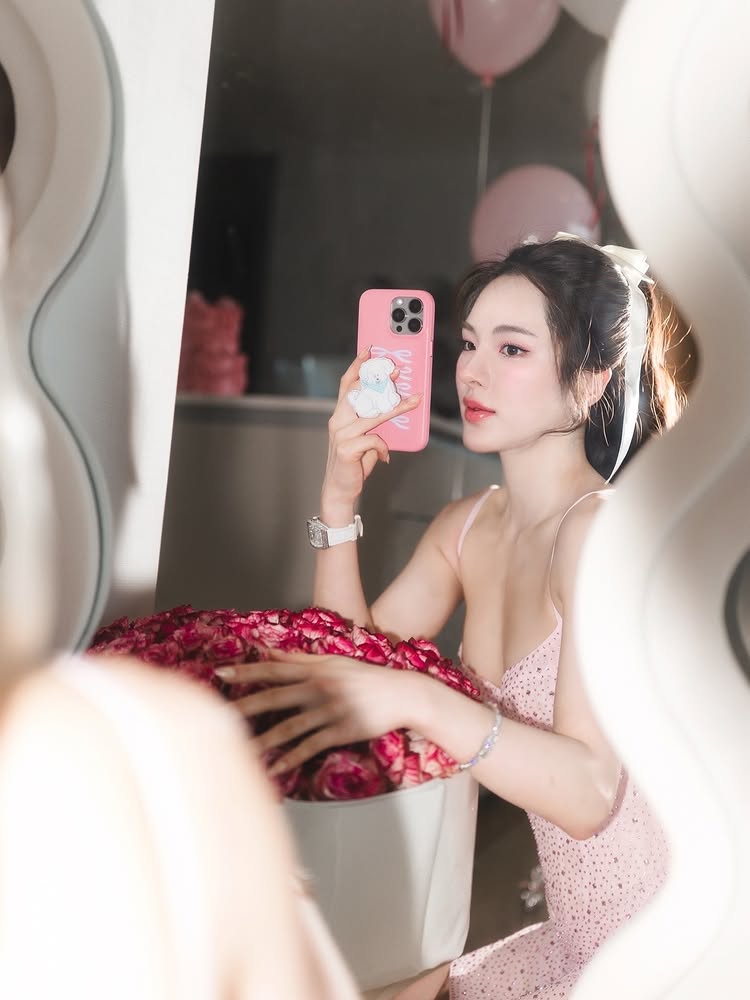 ปันปัน สุทัตตา แต่งเซ็กซี่เบา ๆ ฉลองวันเกิด 28 ปี