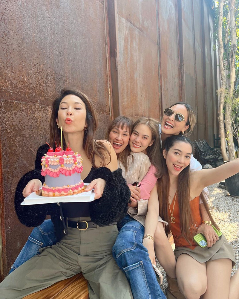 แก๊งนางฟ้ารวมตัว HBD