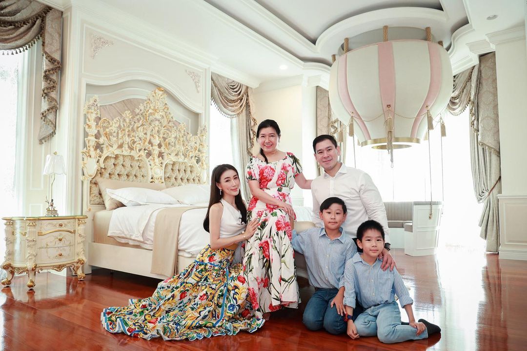 เอิร์น จิรวรรณ