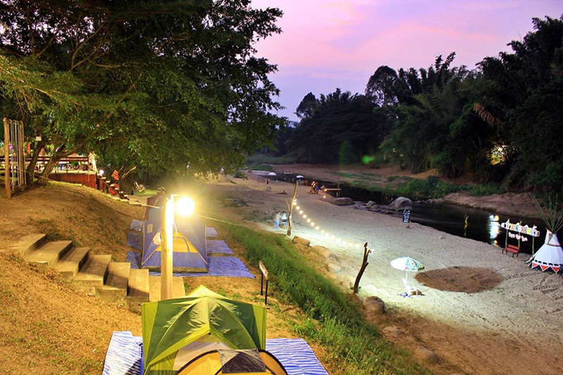 ที่พักริมน้ำ