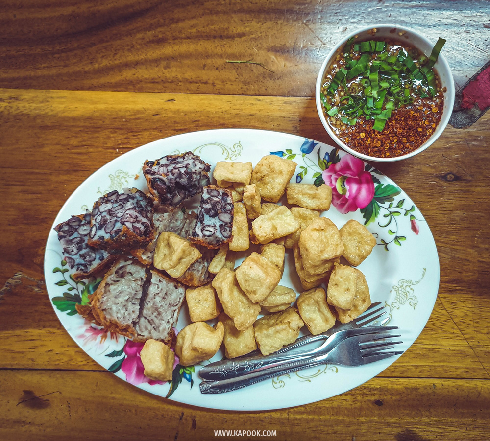 ตลาดหัวรอ อยุธยา