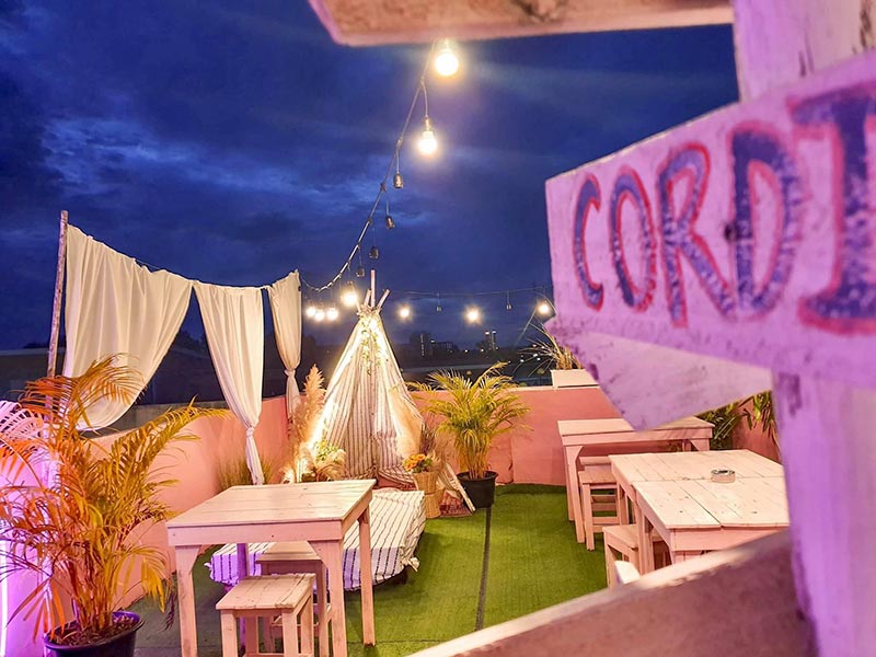  ร้านคาเฟ่ดาดฟ้า