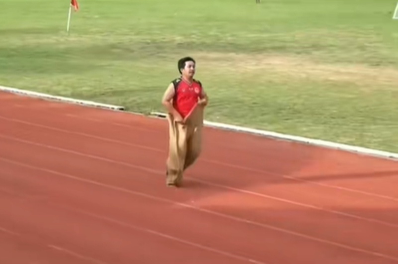 วิ่งกระสอบ