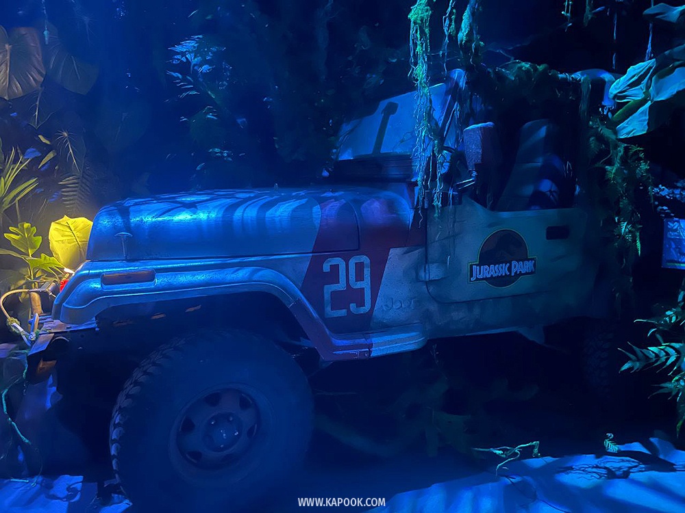 Jurassic World: The Experience