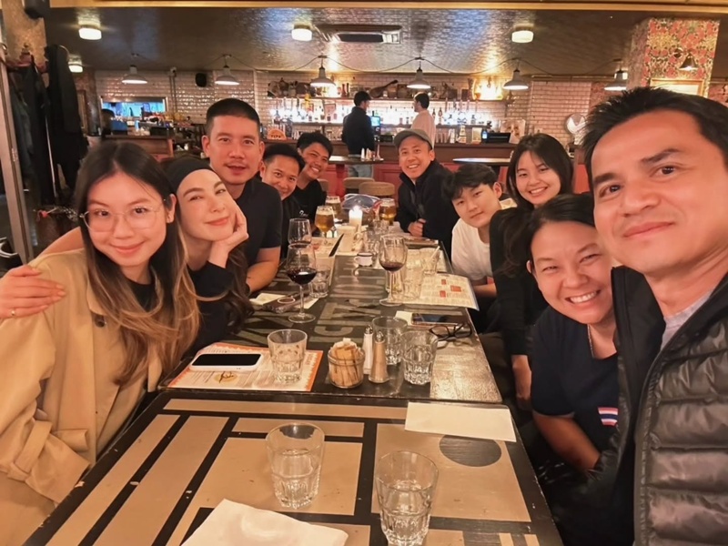 โบว์ เบญจวรรณ ร่วมเฟรมครอบครัว แบงค์ พชร