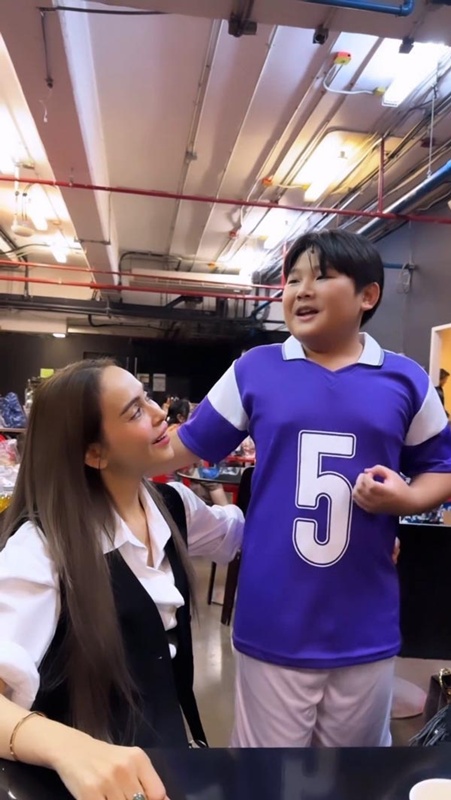 โมเมนต์อบอุ่น นัท มีเรีย เจอครอบครัว เต๋า สมชาย