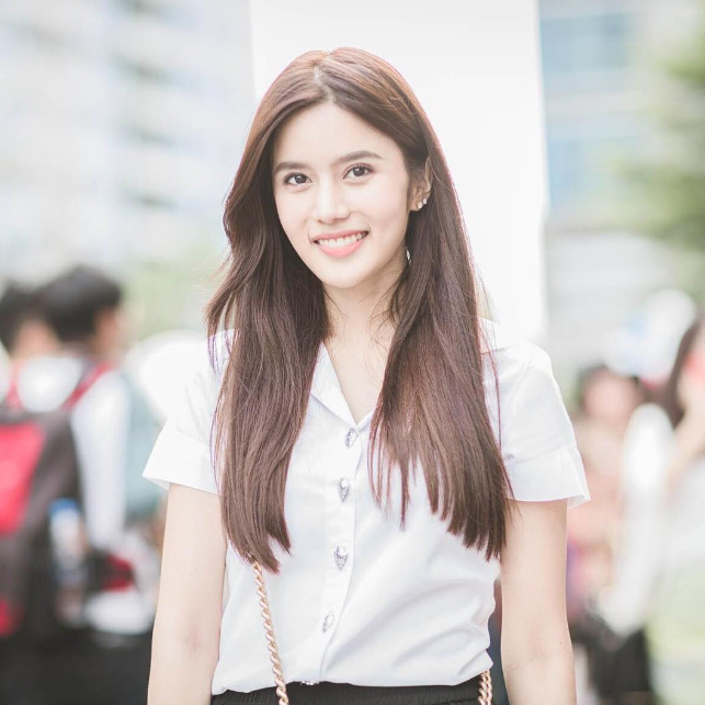 ประวัติ คะน้า ริญญารัตน์ นักแสดงสาวสวย ดีกรีความเก่งไม่ธรรมดา