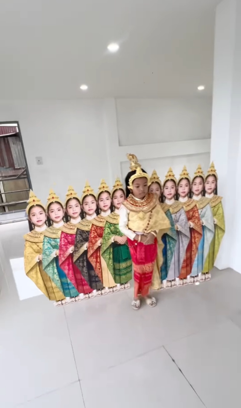 นางสิบสอง