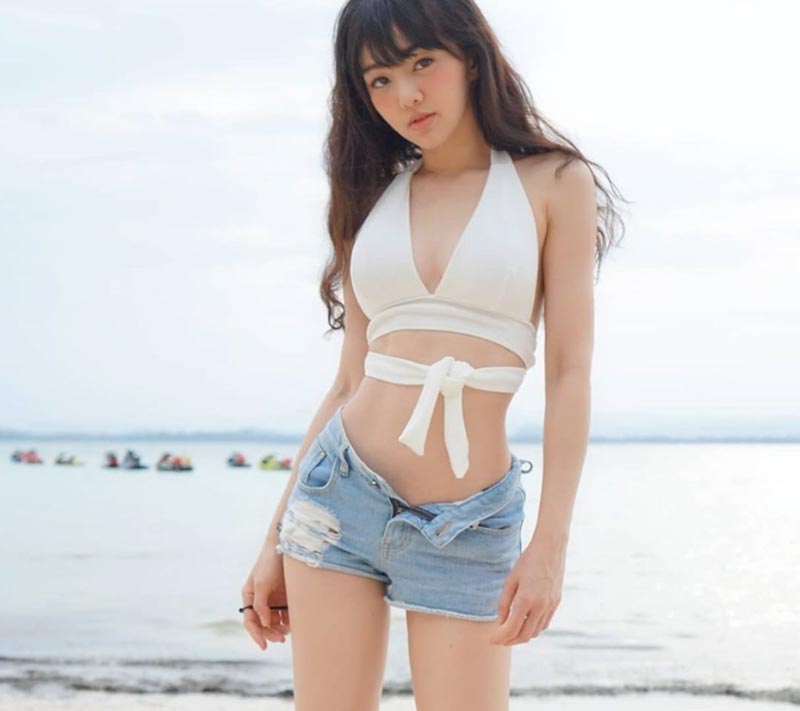 แนนนี่ เกิร์ลลี่ เบอร์รี่