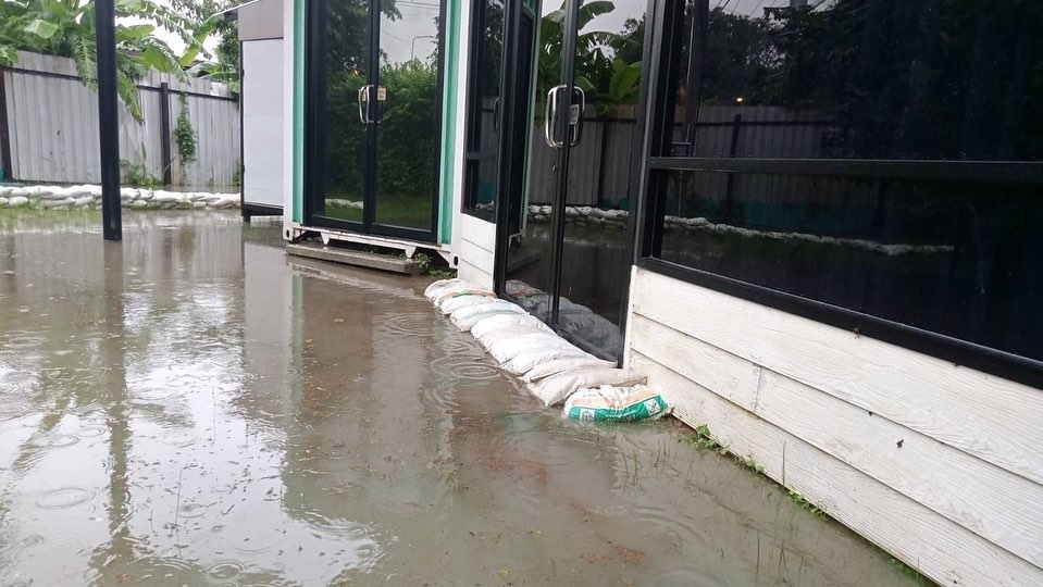 น้ำท่วมบ้านดารา