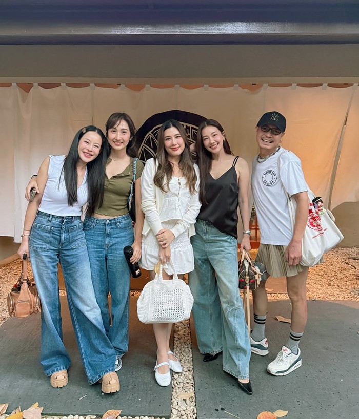 เพื่อนซี้ดาราช่อง 7  นุ่น วรนุช หนิง ปณิตา บี มาติกา เจี๊ยบ ชมพูนุช นัดรวมตัวที่ร้านอาหารญี่ปุ่น