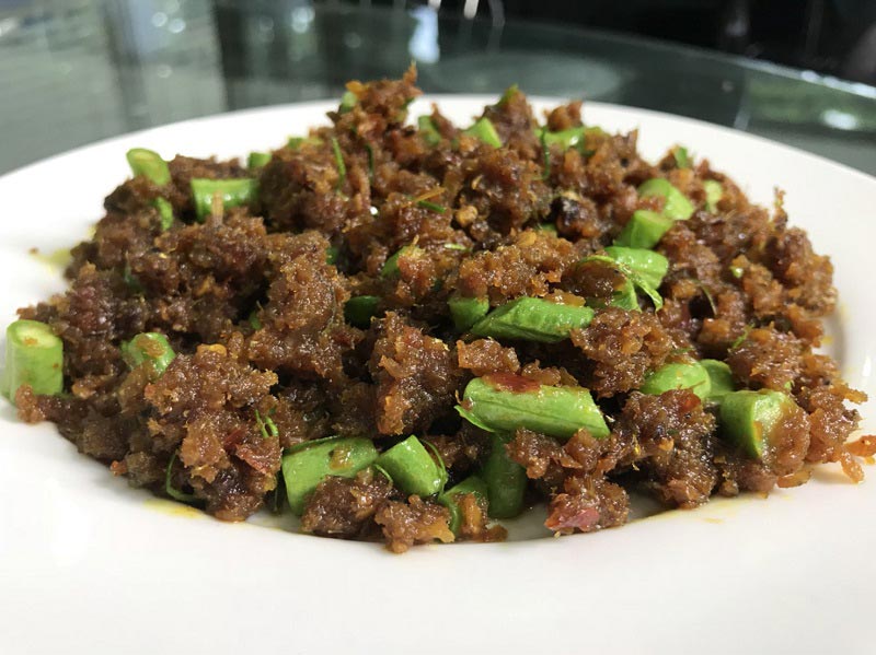 ปลาทูผัดพริกขิง