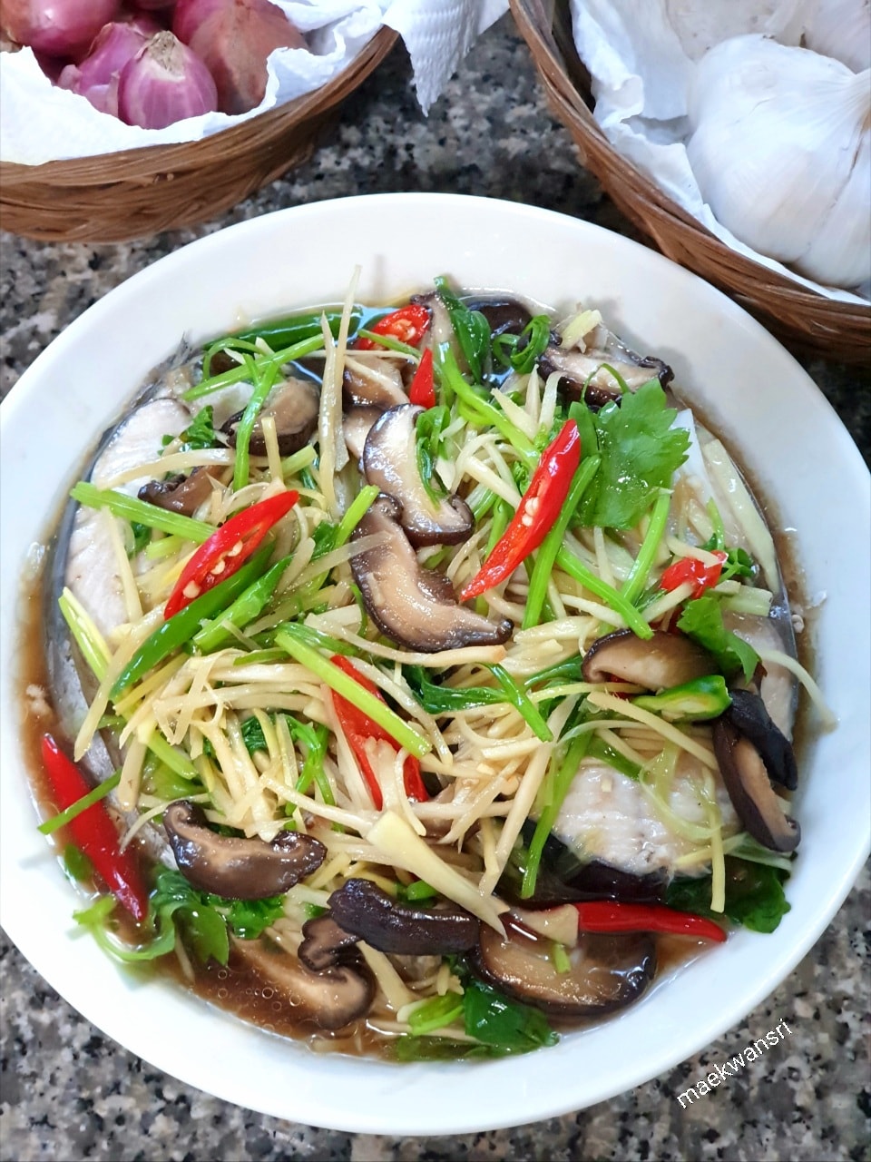 ปลาอินทรีนึ่งซีอิ๊ว