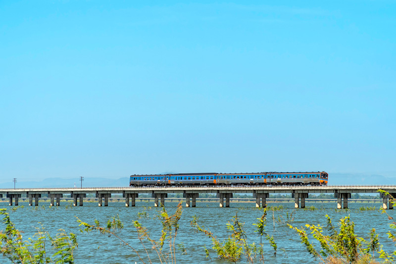 รถไฟลอยน้ำ กรุงเทพ-เขื่อนป่าสักชลสิทธิ์