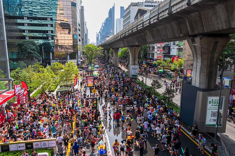งานสงกรานต์กรุงเทพ 2568 ถนนสีลม