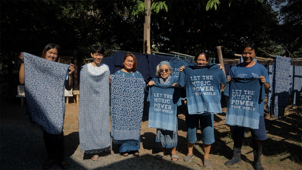 เสื้อ THE POWER BAND