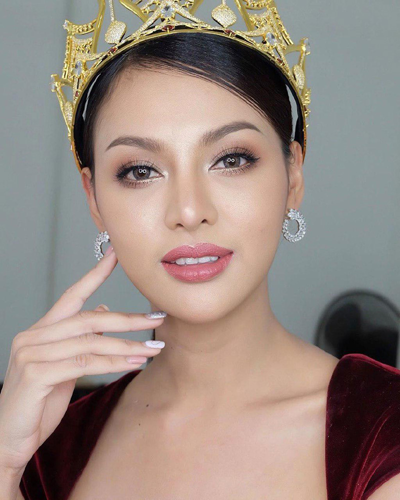 พลอย พีรชาดา